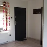 Monique לינה וארוחת בוקר 3*