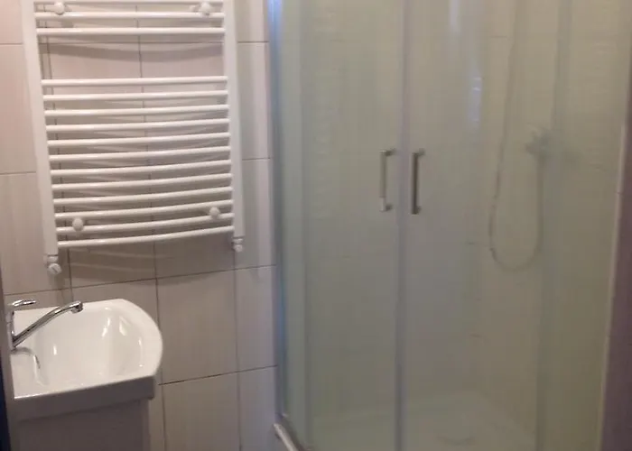 Nocleg ze śniadaniem Monique 3*